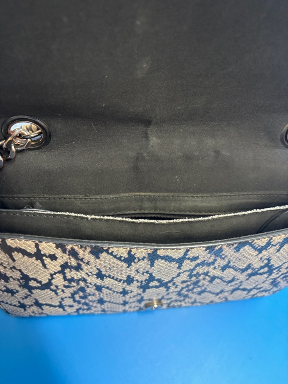 Woven Black and Cream Chain Shoulder Bag - Picture 5 of 5
